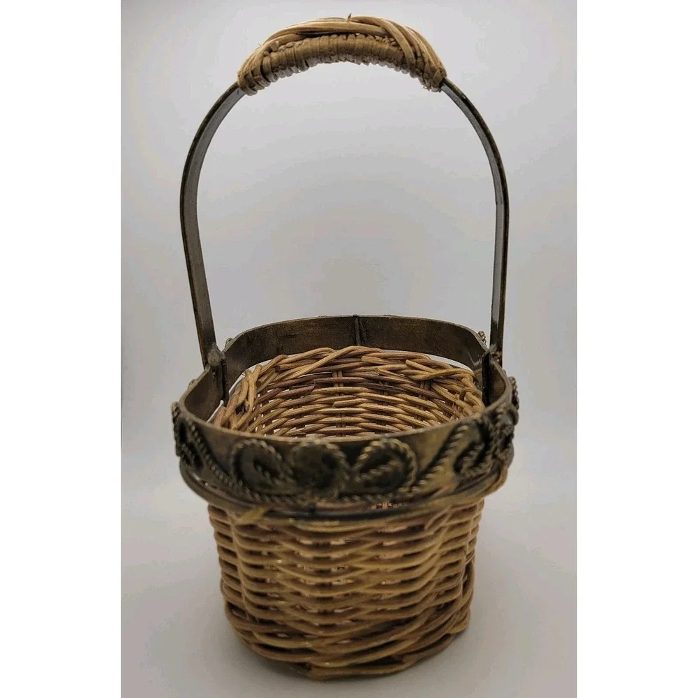 Vintage Wicker Basket Metal Rim‎ Handle Small Cottagecore Farmhouse Rustic Decor